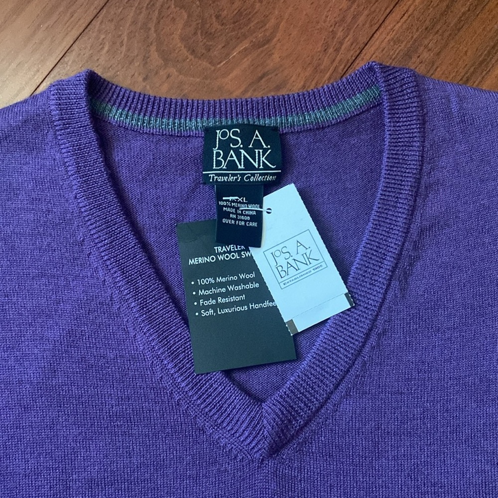 New . A. Bank Men Tailored Fit Purple Merino Wool V-Neck Sweater Size XXL